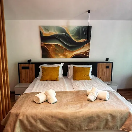 Jaktstuga Blisku Do Gradot - Riverfront Luxury
