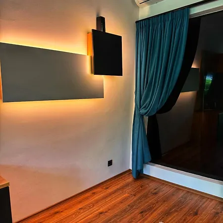 Orman Evi Blisku Do Gradot - Riverfront Luxury *