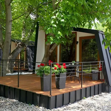Blisku Do Gradot - Riverfront Luxury Jaktstuga Skopje