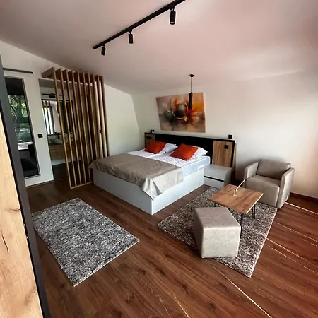 Jaktstuga Blisku Do Gradot - Riverfront Luxury