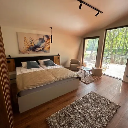Blisku Do Gradot - Riverfront Luxury Orman Evi