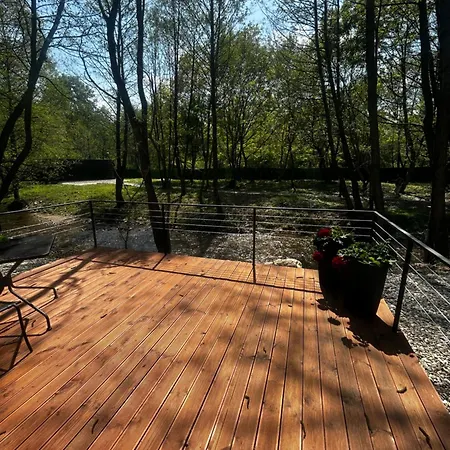 Blisku Do Gradot - Riverfront Luxury