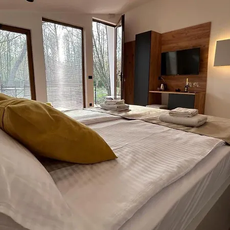 Blisku Do Gradot - Riverfront Luxury * Üsküp